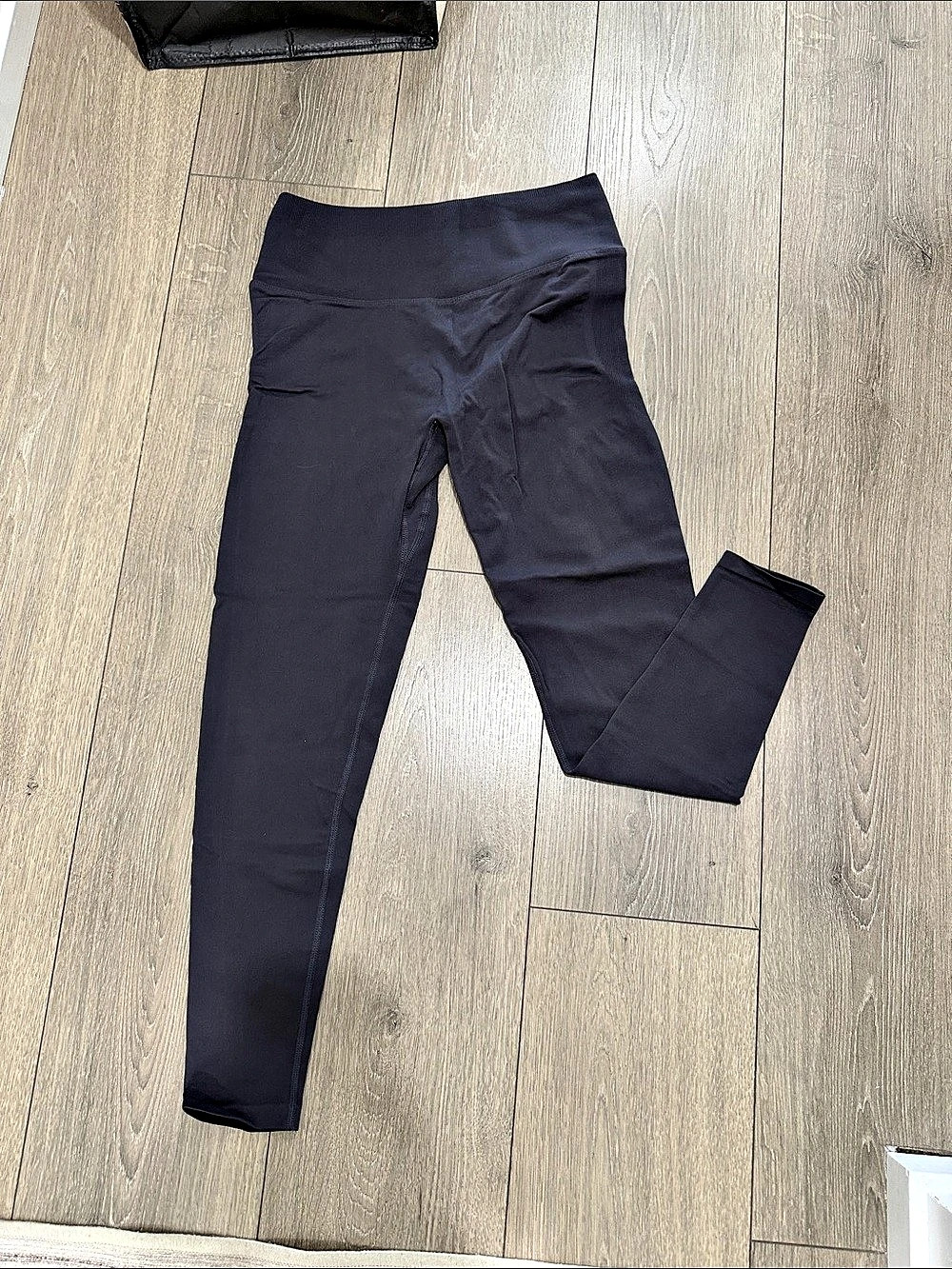 Fabletics Seamless Scrunch High-Waisted Legging Black